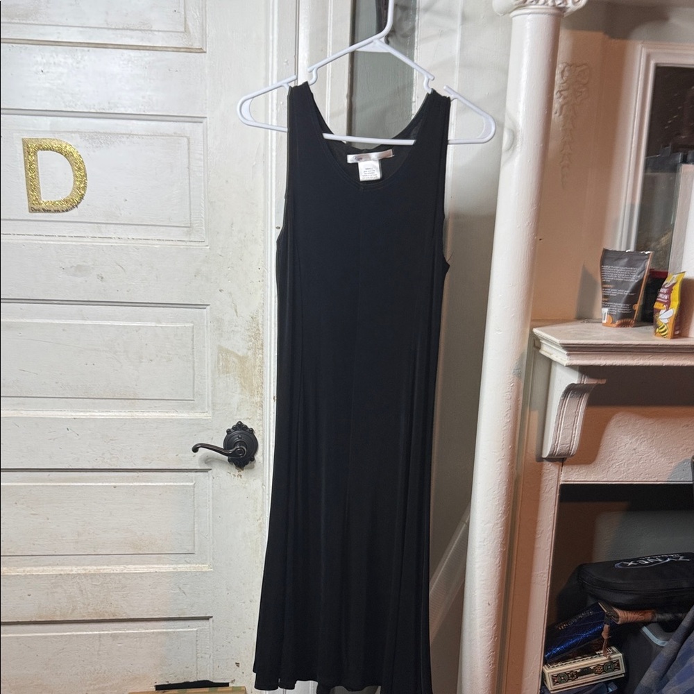 Kiara Classic Black Midi Dress